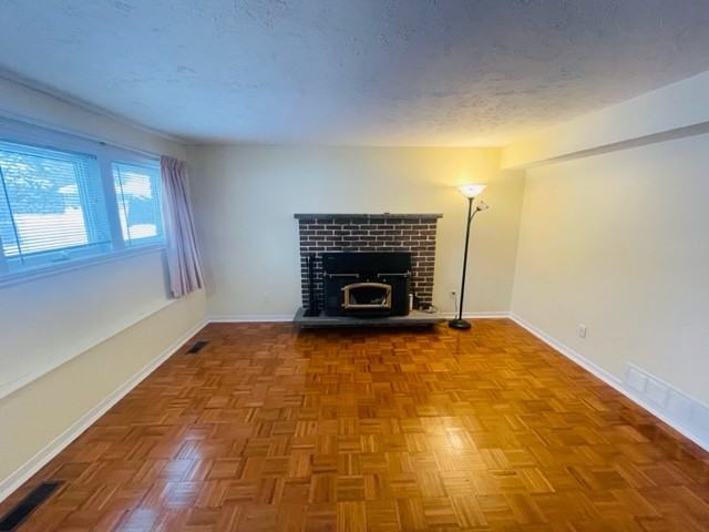 2130 Balharrie Ave - Photo 2 of 14