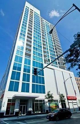 757 N Orleans St - Photo 3 of 8