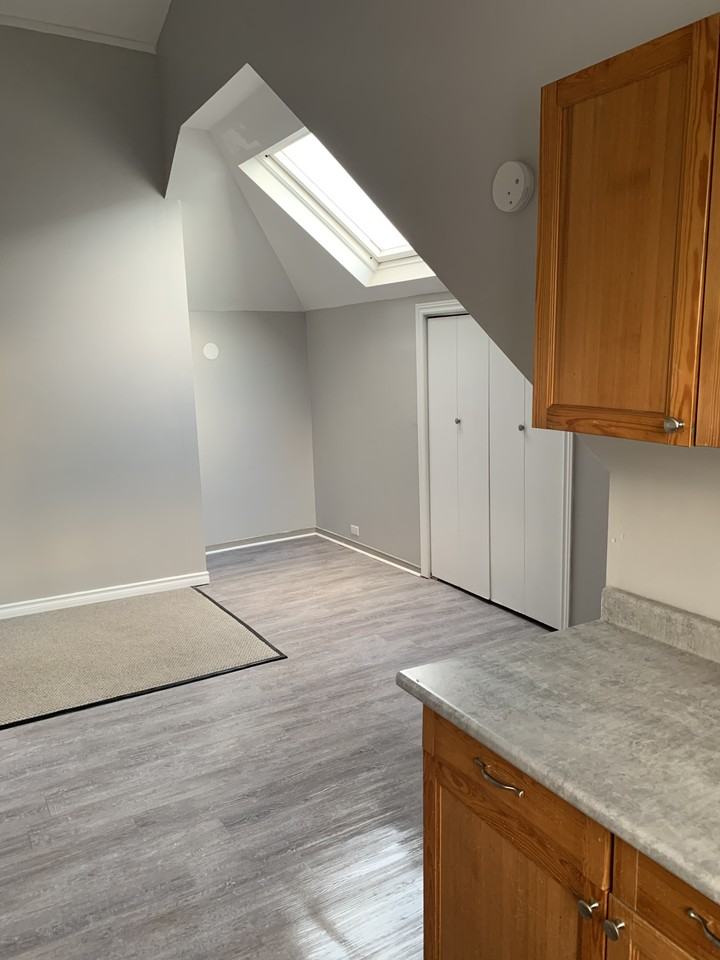 4 dillane st w UPPER UNIT - Photo 2 of 14