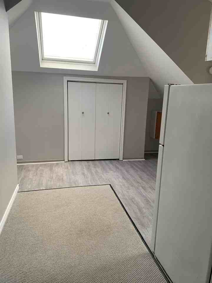 4 dillane st w UPPER UNIT - Photo 3 of 14