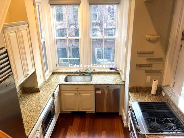 98 Waltham St South End - Photo 3 of 7