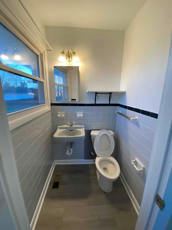 104 Stewart Dr - Photo 7 of 17