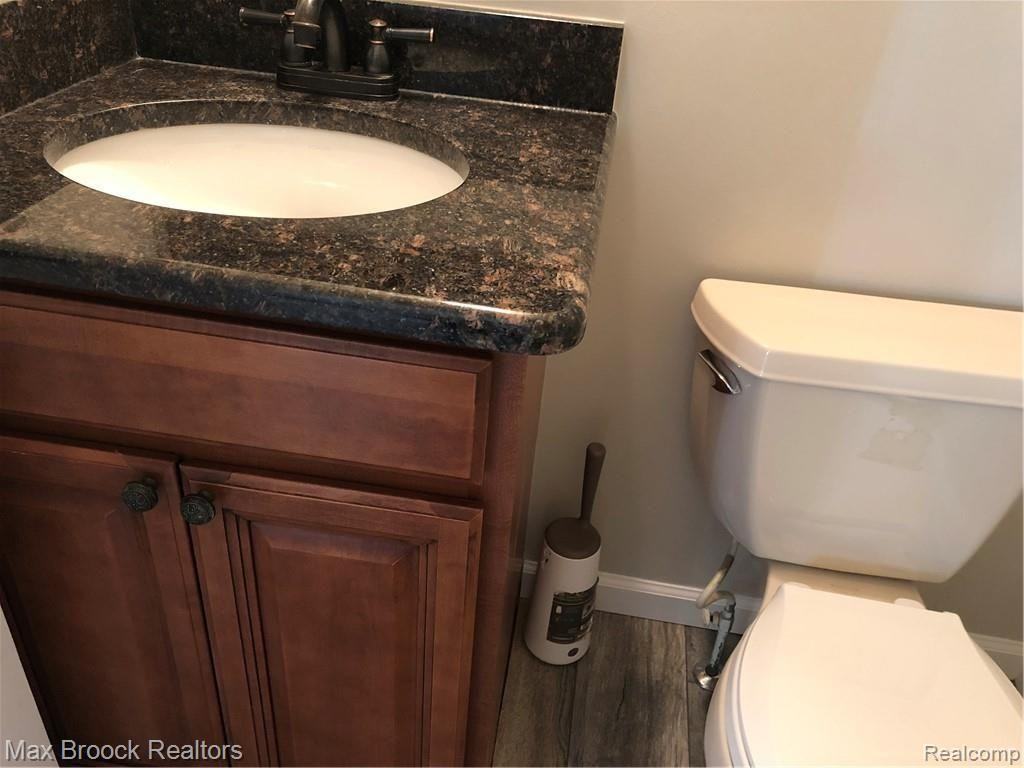 5448 Hammersmith Dr - Photo 6 of 18