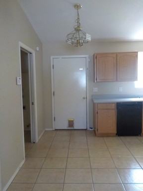 105 Buckskin Dr - Photo 3 of 9