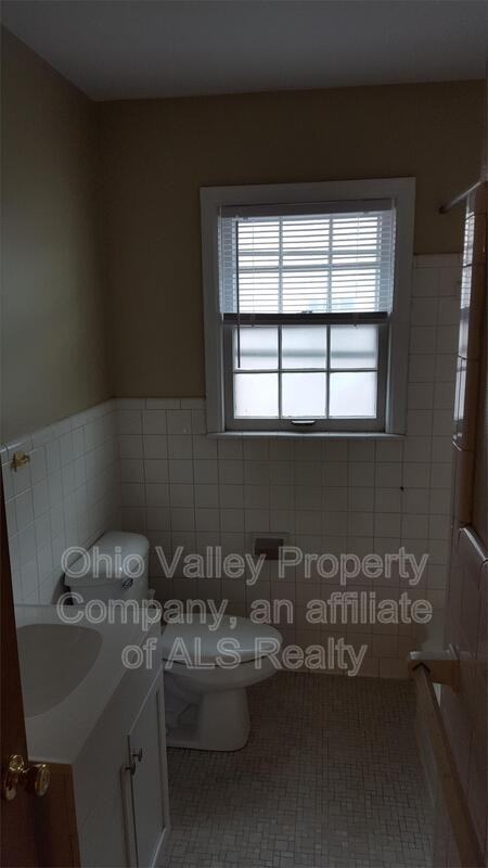 1938 Gardiner Ln - Photo 2 of 8