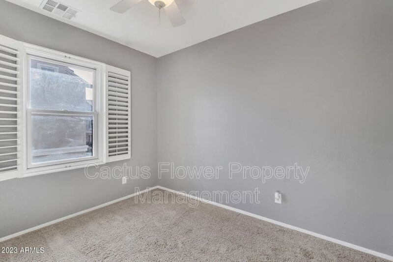 5625 S 21st Pl - Photo 7 of 26
