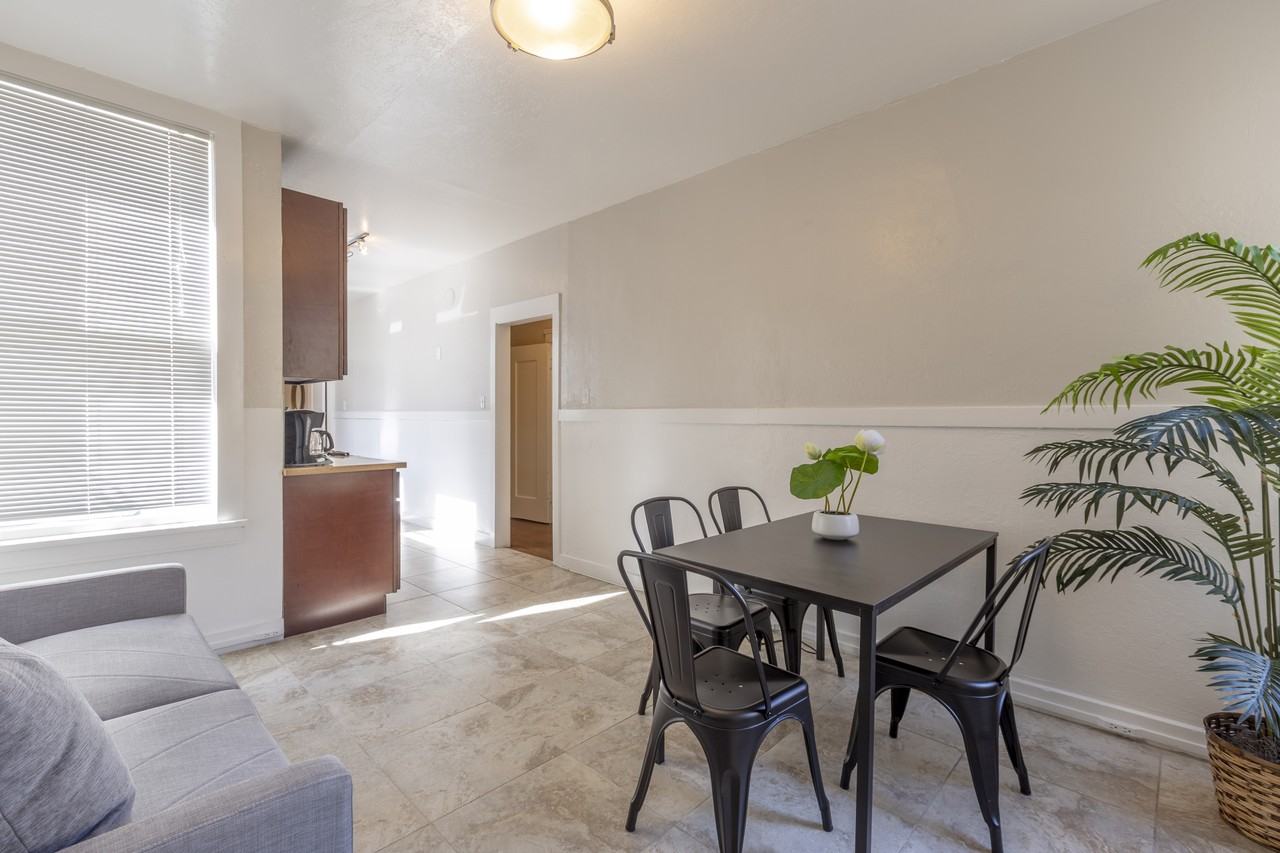 653 Minna Street #B - Photo 3 of 14
