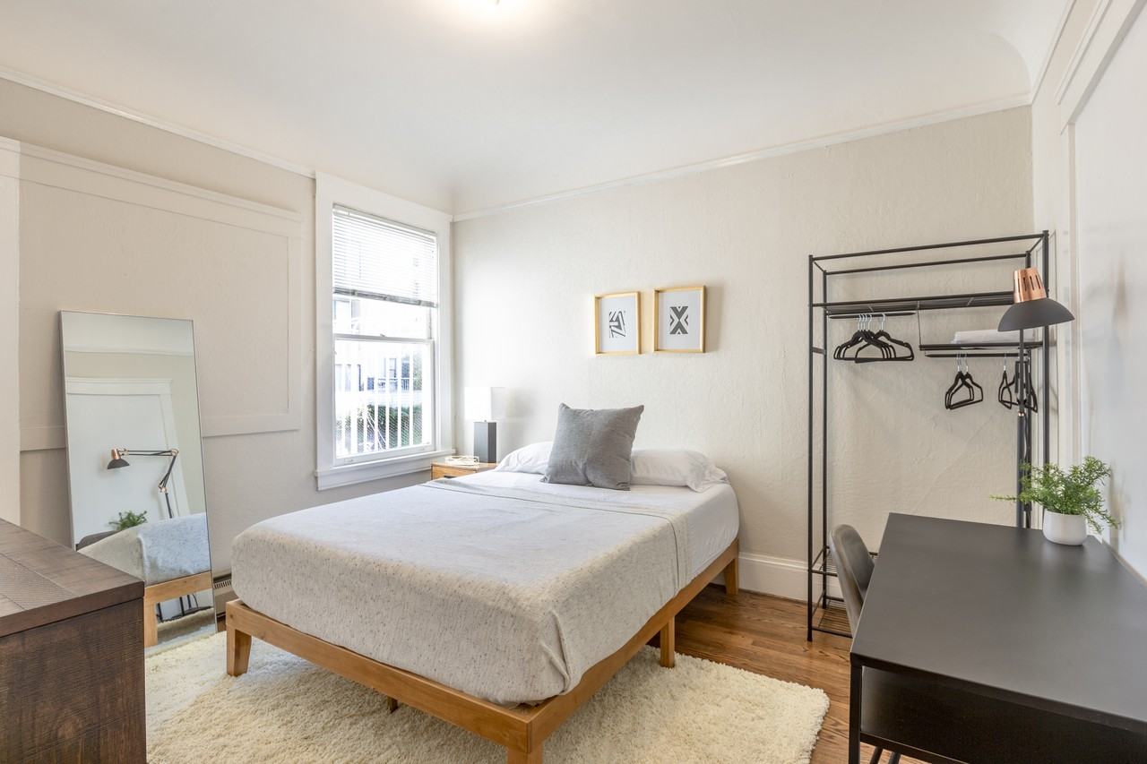 653 Minna Street #B - Photo 7 of 14