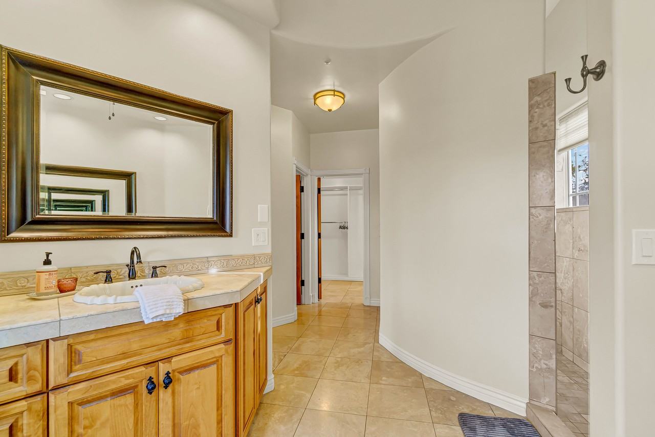 16101 North Powderhorn Drive - Photo 4 of 50