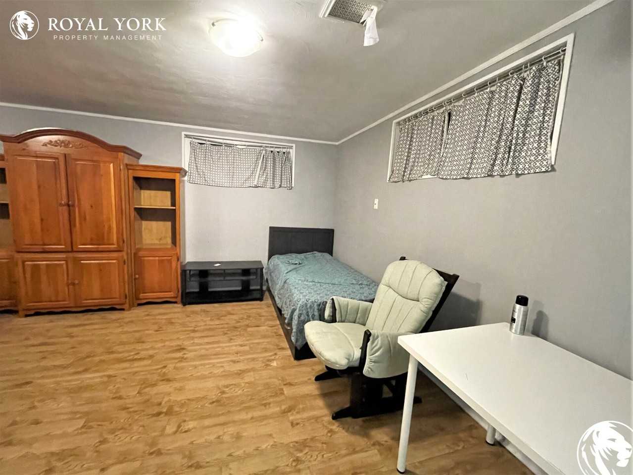 21 Cloverdale Ave #2 - Photo 3 of 14