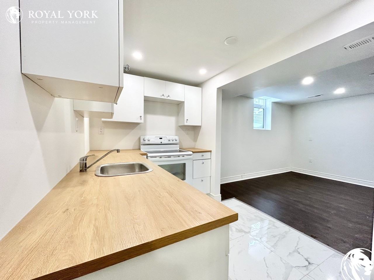 1574 Norwill Cres #2 - Photo 2 of 13