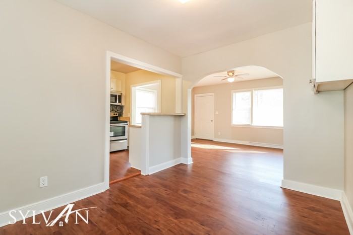 811 Hampton Rd - Photo 3 of 15