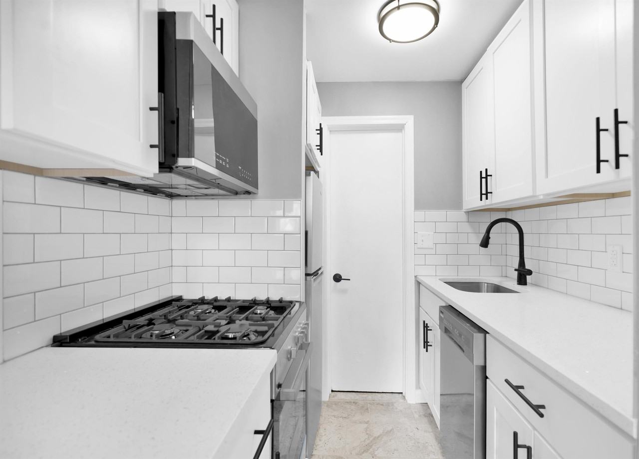 117 Magnolia AveApartment 1LF #117-1LF - Photo 4 of 10