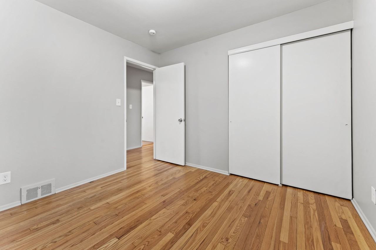 32325 Parkwood St #1 - Photo 6 of 10