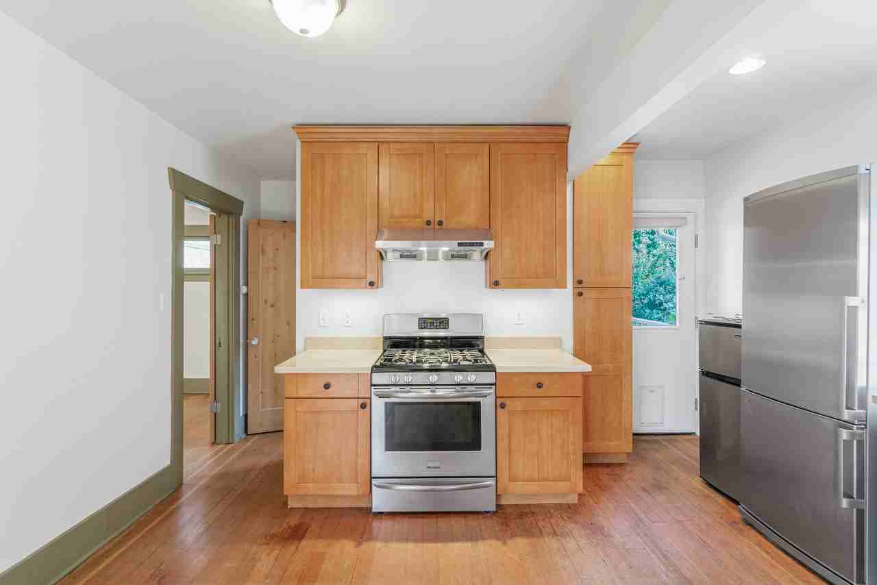 950 Hiawatha Pl S #1 - Photo 4 of 14