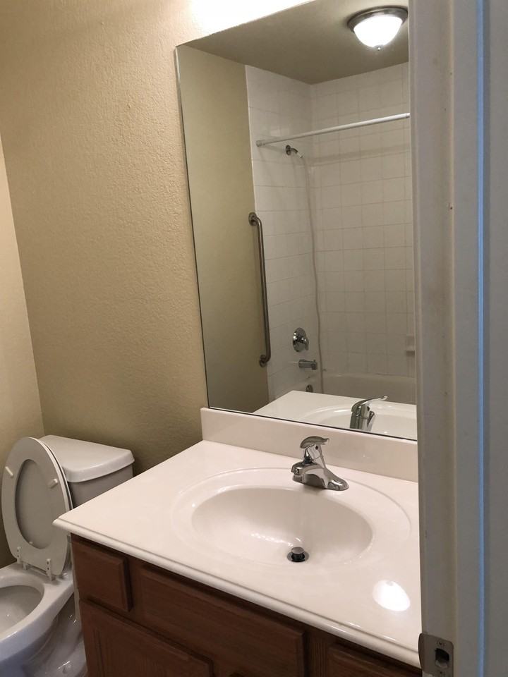 21435 W Wallis Dr Unit B #B - Photo 7 of 9