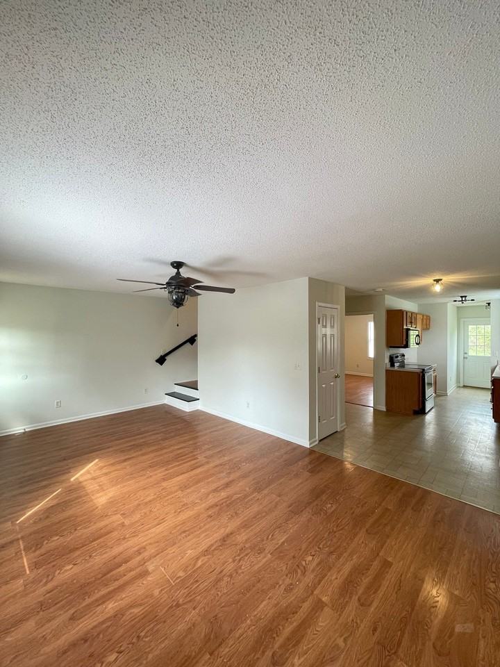 609 Piper CourtApt A #A - Photo 5 of 16
