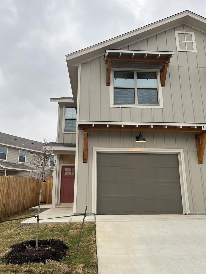13851 Enzo Gate - 102 #102 - Photo 3 of 40
