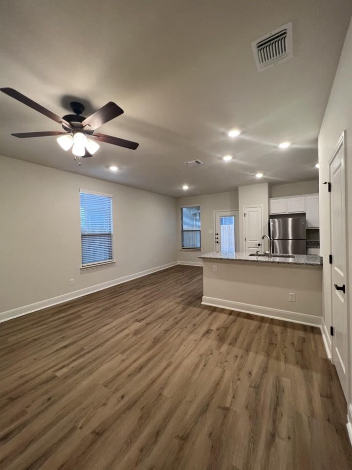 13851 Enzo Gate - 102 #102 - Photo 7 of 40