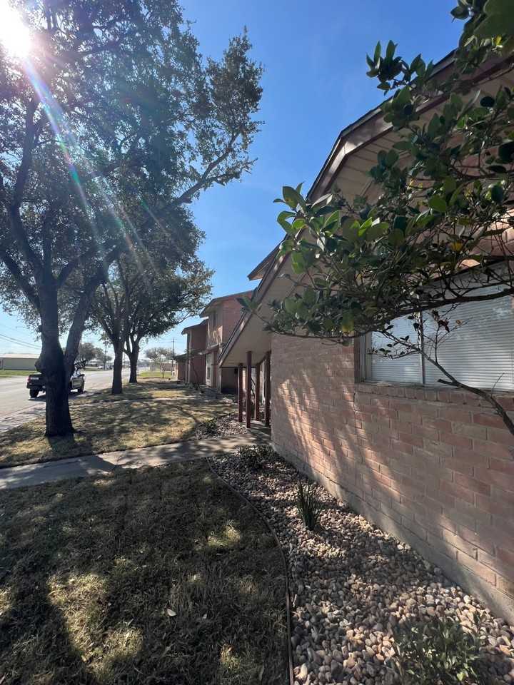 901 Sunset Drive-54 #54 - Photo 5 of 18