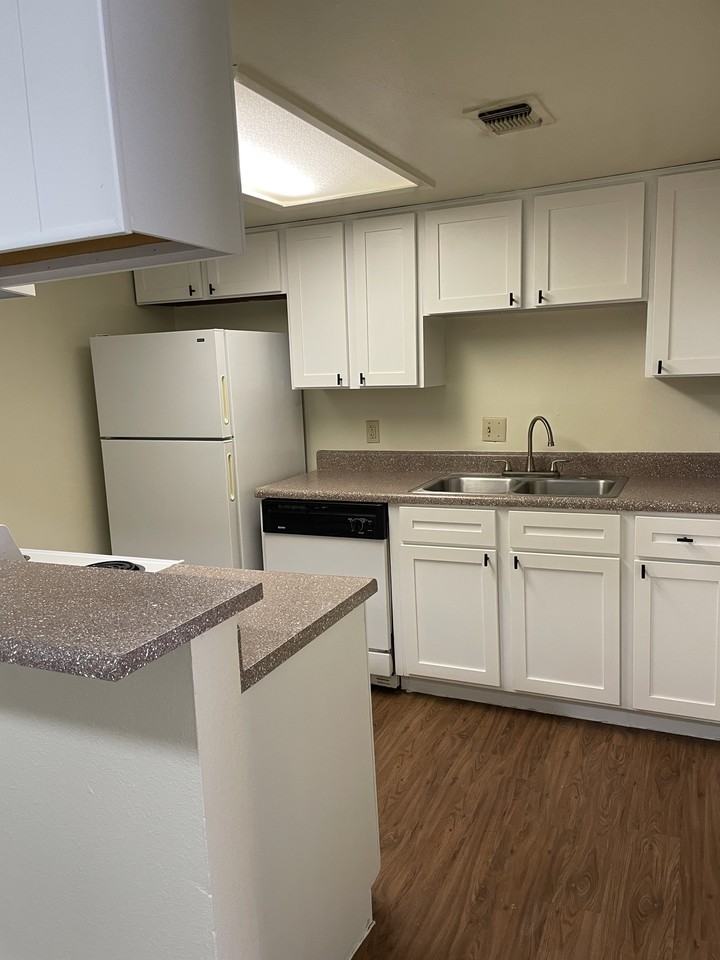 901 Sunset Drive-72 #72 - Photo 2 of 42
