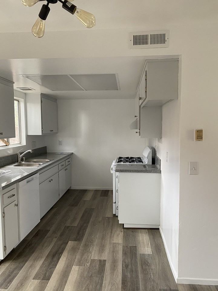 620 S I St #2 - Photo 2 of 11
