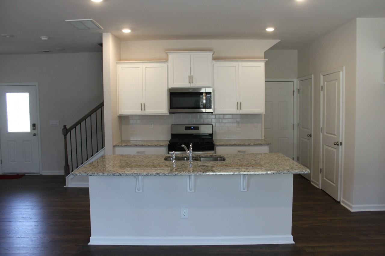 8105 Clairwood Dr - Photo 6 of 19