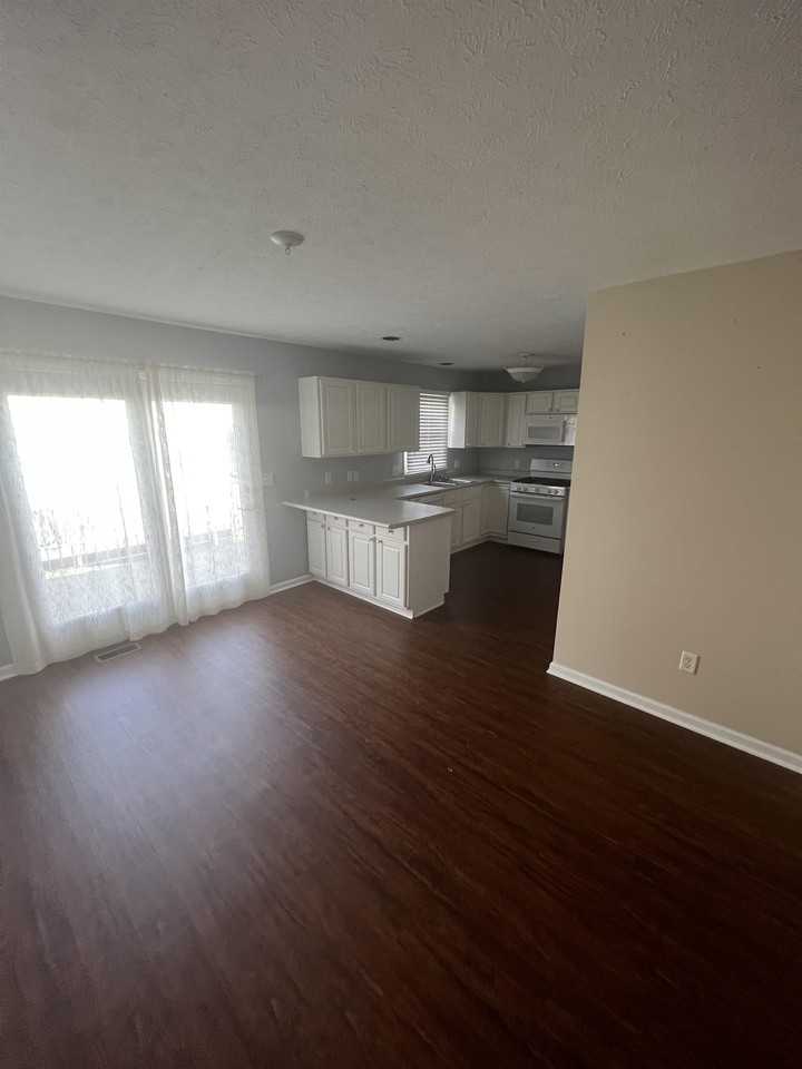 152 Meadow Ridge Dr #1 - Photo 2 of 21