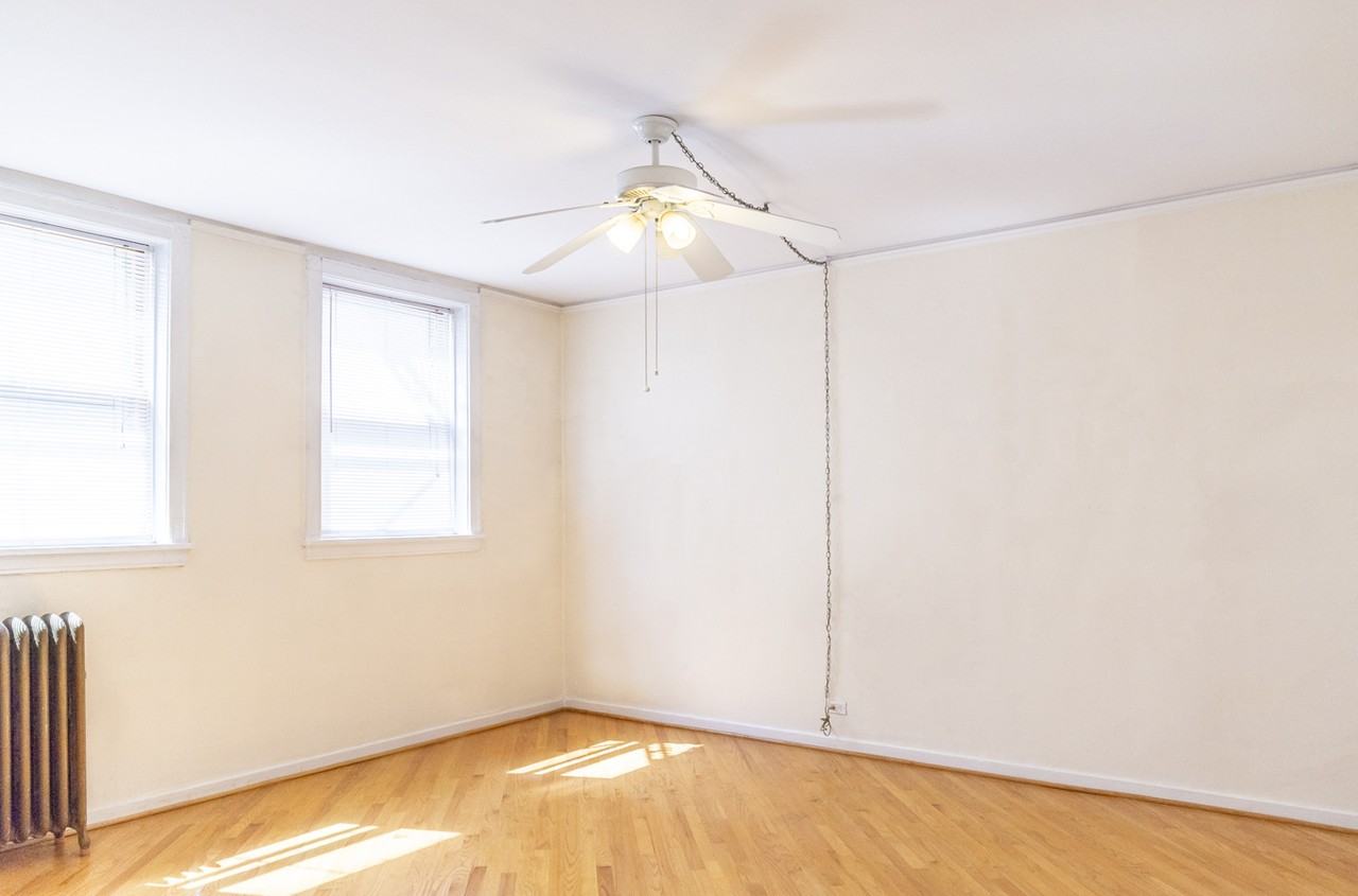 1020 W Ardmore AveApt 204 #204 - Photo 3 of 15
