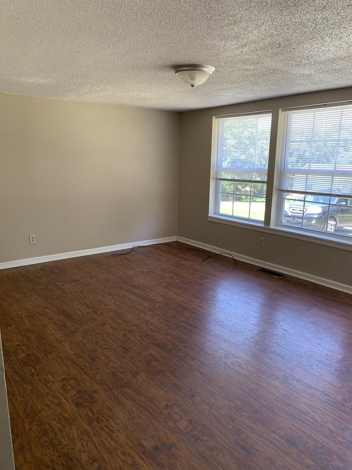 204 Angel Ct #1 - Photo 2 of 9