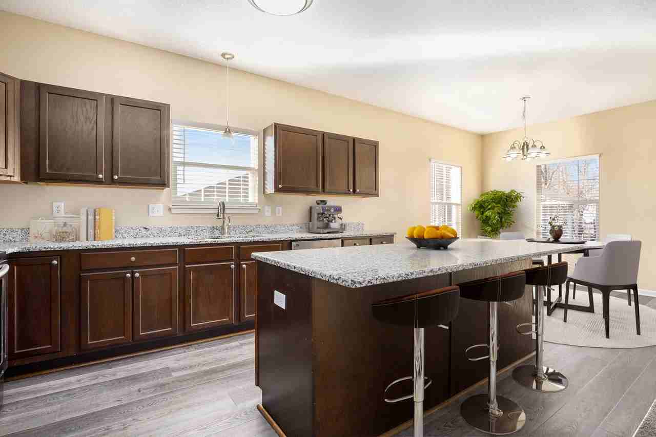 8332 N Nodaway Ave #8332 - Photo 4 of 17
