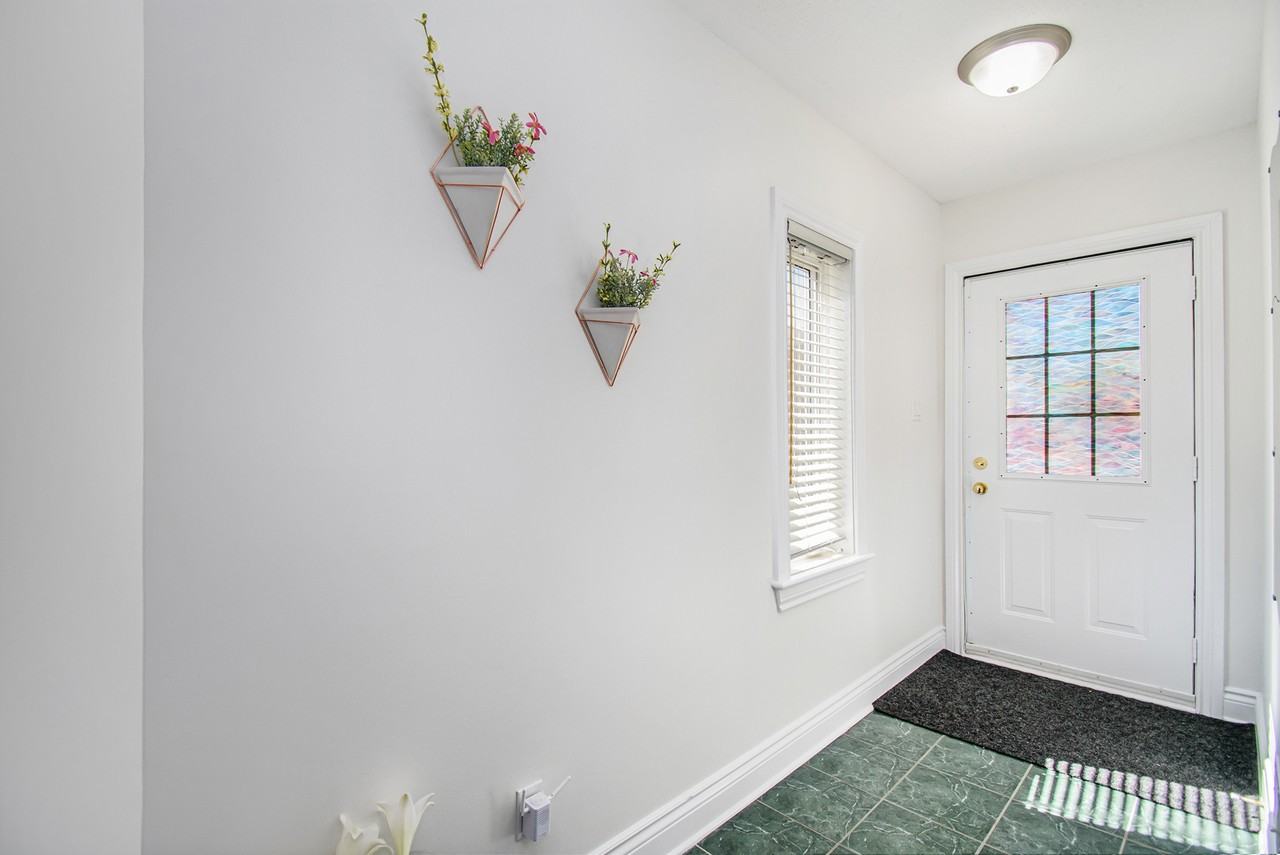 56 Castle Glen Crescent #A - Photo 4 of 22