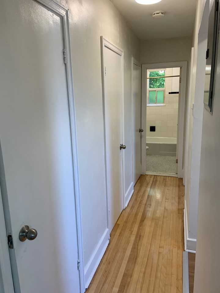 Live in Greek Town!  Walk/short bus ride to the subway - Photo 7 of 9