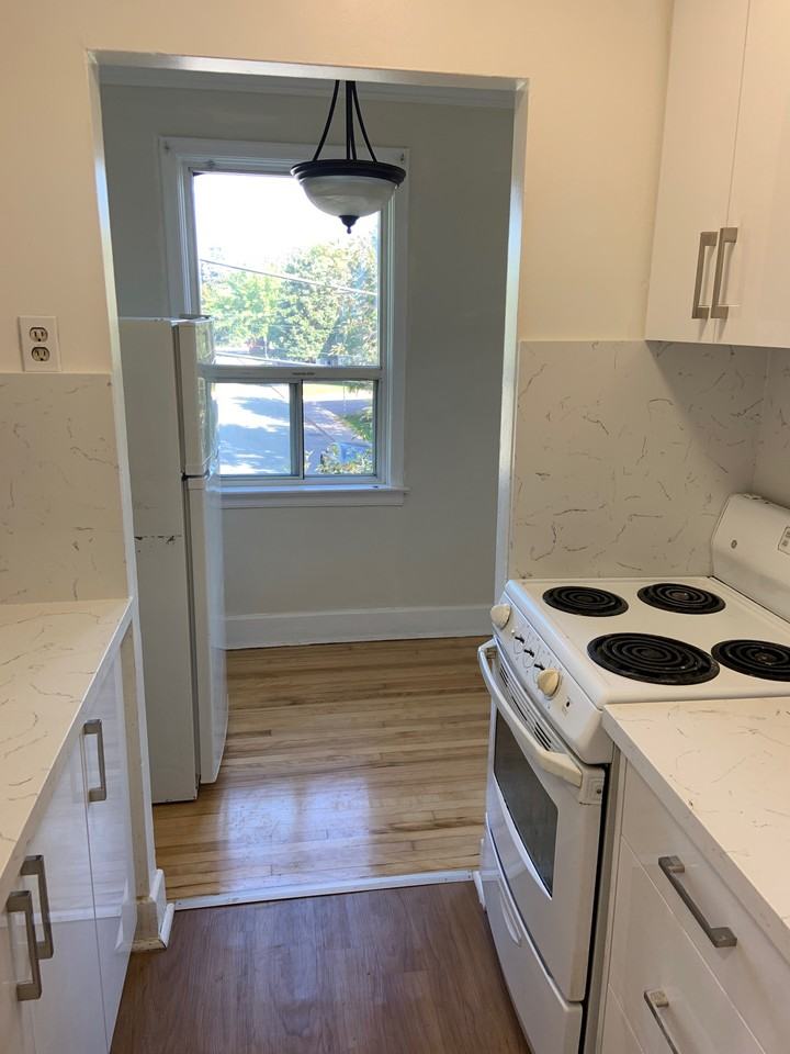 Live in Greek Town!  Walk/short bus ride to the subway - Photo 6 of 9