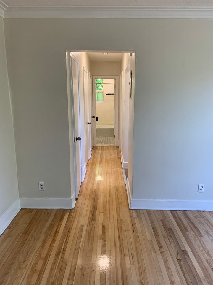 Live in Greek Town!  Walk/short bus ride to the subway - Photo 3 of 9