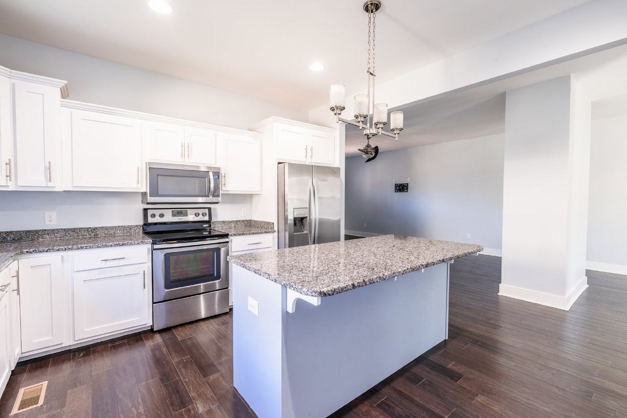 3409 Elkins Ave - Photo 3 of 28
