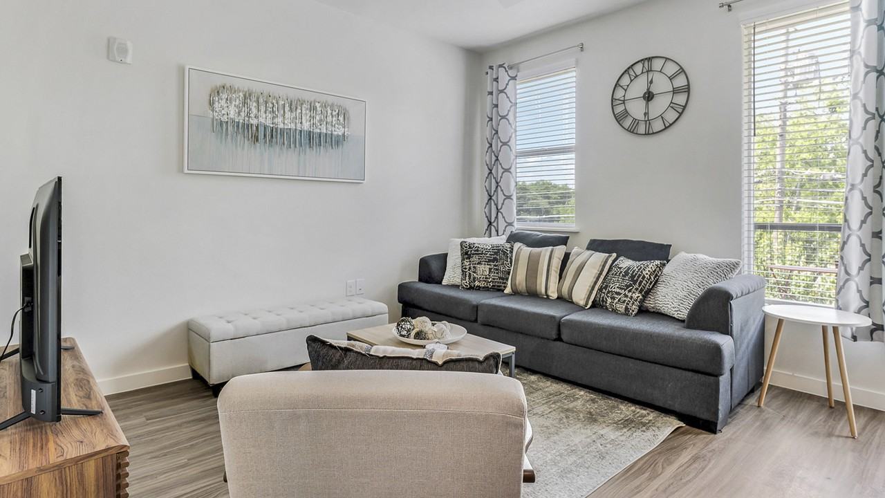 1500 N Fitzhugh Ave #223 - Photo 2 of 26