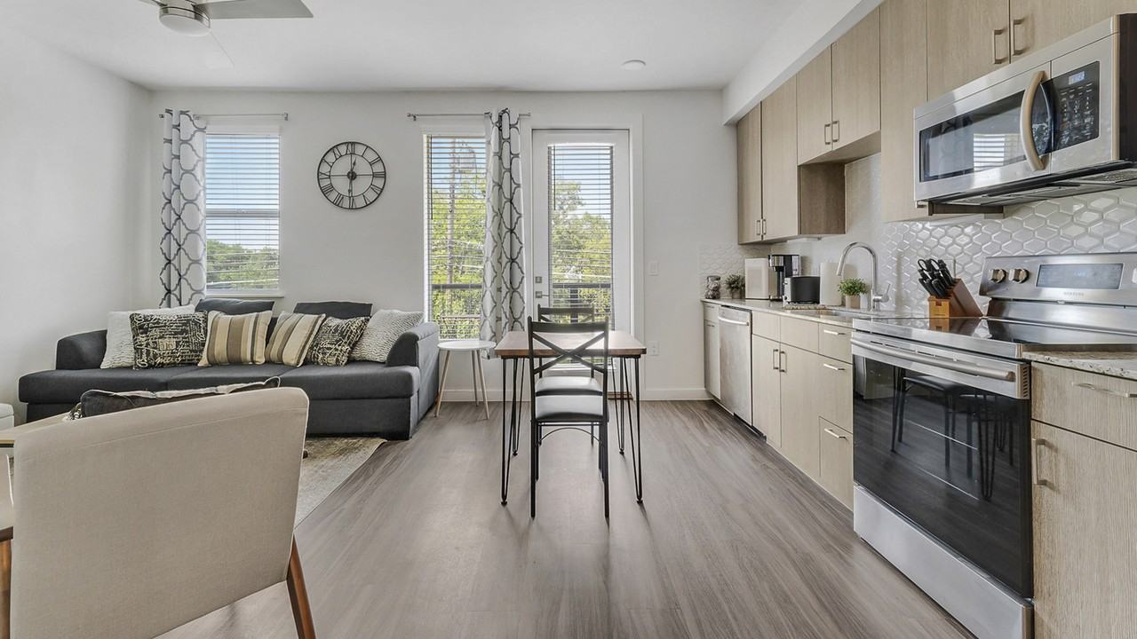 1500 N Fitzhugh Ave #223 - Photo 3 of 26
