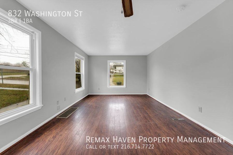 832 Washington St - Photo 3 of 19