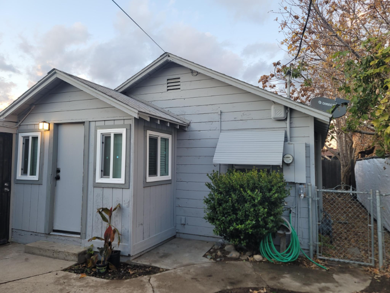 2011 Kenneth St - Photo 3 of 16