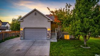 832 Sw #B - Photo 1 of 1