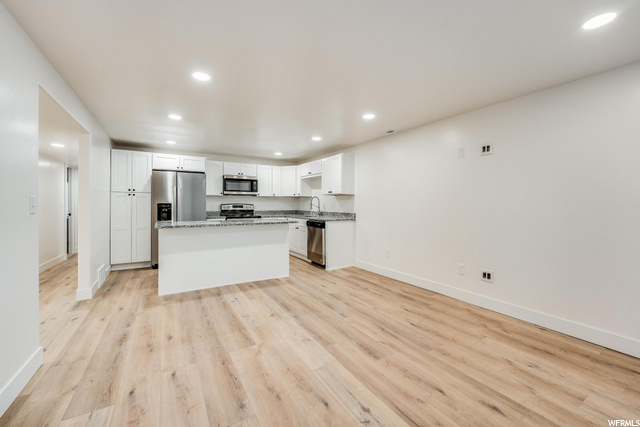 832 Sw #B - Photo 4 of 20