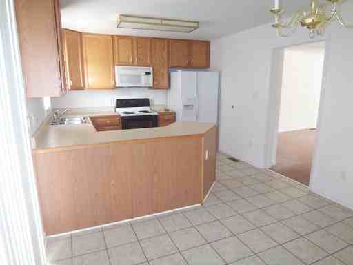 107 Nelson St - Photo 2 of 8