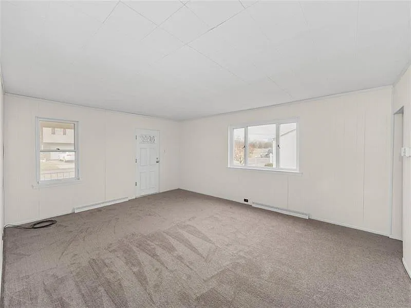 2215 2nd Ave - Photo 3 of 10