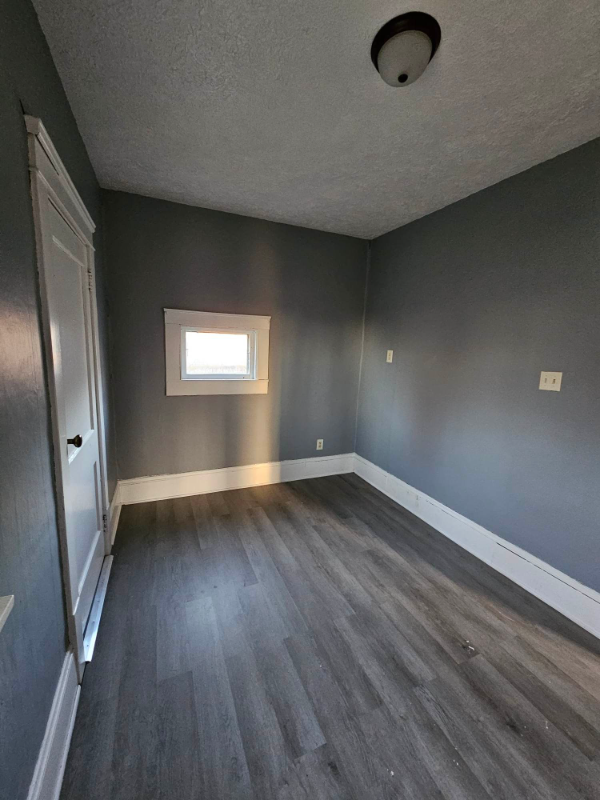 823 Bisson Ave - Photo 2 of 44