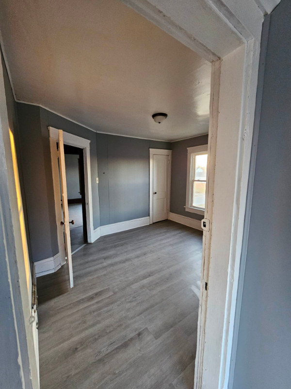 823 Bisson Ave - Photo 3 of 44