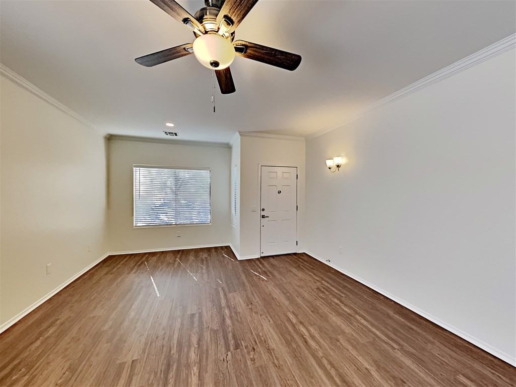 3710 Asheford Trce - Photo 3 of 16