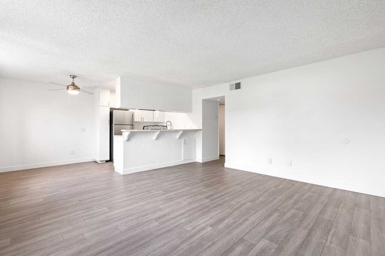 Mar at Cottonwood Apartments 206 W San Ysidro Blvd, San Diego, CA