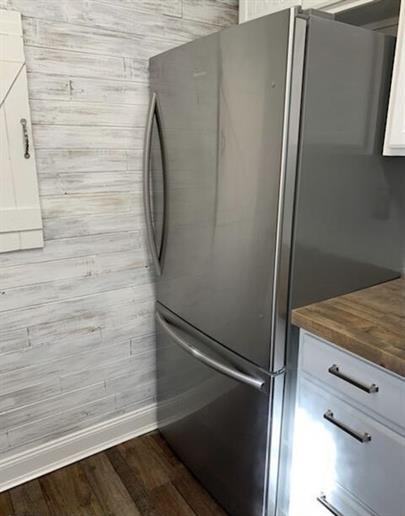 201 High Meadows Boulevard - Photo 3 of 21