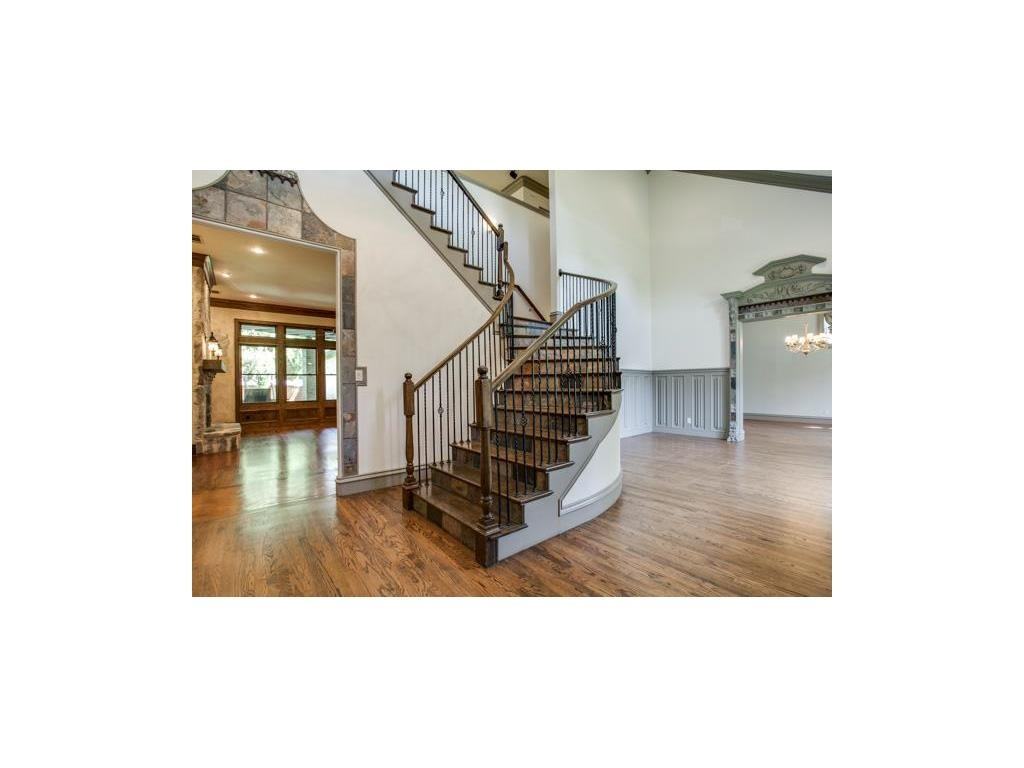 6815 Norway Rd - Photo 2 of 25